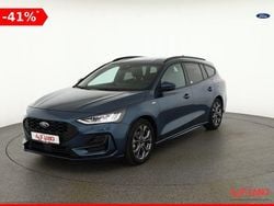 Blau Gebraucht 2025 Ford Focus ST-Line Limousine | 22.890 € (Superpreis)