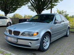 Grau Gebraucht 2002 BMW 320 Limousine | 3.000 € (Fairer Preis)