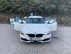 Weiß Gebraucht 2014 BMW 318 Comfort Edition Kombi | 9.499 € (Fairer Preis)