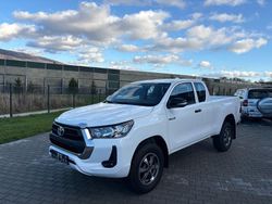 Weiß Gebraucht 2023 Toyota HiLux Abholung | 27.200 €