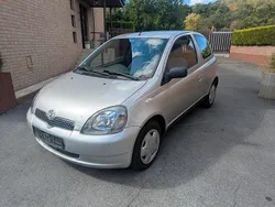 Silber Gebraucht 2000 Toyota Yaris Kleinwagen | 999 € (Fairer Preis)