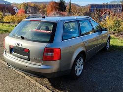Grau Gebraucht 2002 Audi A6 Kombi | 1.150 € (Superpreis)