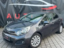 Grau Gebraucht 2013 Kia Rio DREAM-TEAM Edition Limousine | 5.990 € (Fairer Preis)