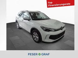 Pure white Gebraucht 2024 VW Tiguan Basis SUV | 36.490 € (Guter Preis)