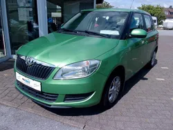 Grün Gebraucht 2014 Skoda Fabia Cool Edition Kleinwagen | 5.900 € (Fairer Preis)