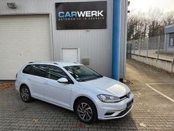 Silber Gebraucht 2018 VW Golf VII Sound Kombi | 11.945 € (Fairer Preis)