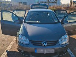 Grau Gebraucht 2007 VW Golf V Limousine | 3.900 € (Fairer Preis)