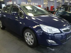 Blau Gebraucht 2012 Opel Astra Limousine | 6.480 € (Fairer Preis)