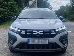 Silber Gebraucht 2023 Dacia Jogger Extreme Kombi | 17.250 € (Fairer Preis)