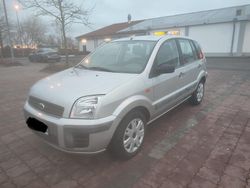 Silber Gebraucht 2006 Ford Fusion Kombi | 3.400 €
