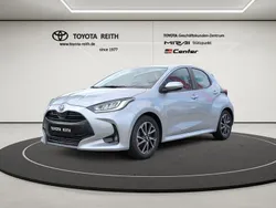 Silber Gebraucht 2022 Toyota Yaris Hybrid Comfort Kleinwagen | 17.980 € (Fairer Preis)
