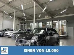 Schwarz metallic Gebraucht 2021 Mini One Clubman Pepper Kombi | 20.020 € (Fairer Preis)