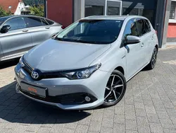 Grau Gebraucht 2018 Toyota Auris Hybrid Team Limousine | 16.990 € (Fairer Preis)