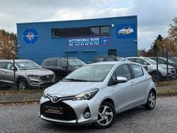 Silber Gebraucht 2015 Toyota Yaris Hybrid Comfort Kleinwagen | 12.900 € (Fairer Preis)