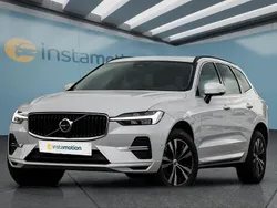Weiß Gebraucht 2022 Volvo XC60 Momentum SUV | 33.649 € (Superpreis)