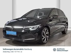 Deep black perleffekt Gebraucht 2022 VW Golf VIII Style Limousine | 29.890 € (Etwas zu teuer)
