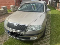 Gold Gebraucht 2006 Skoda Octavia Limousine | 2.500 € (Fairer Preis)