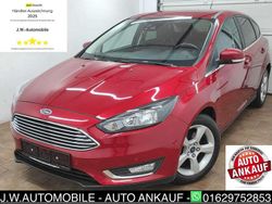 Rot Gebraucht 2016 Ford Focus Kleinwagen | 7.999 € (Guter Preis)