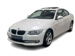 Weiß Gebraucht 2013 BMW 320 Comfort Edition Coupé | 10.999 € (Fairer Preis)