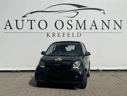 Schwarz Gebraucht 2022 Smart ForTwo Electric Drive Limousine | 10.950 € (Fairer Preis)