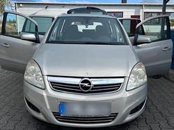 Gelb Gebraucht 2008 Opel Zafira Van / Kleinbus | 3.000 € (Guter Preis)