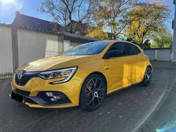 Gelb Gebraucht 2022 Renault Mégane IV Trophy Limousine | 37.500 € (Etwas zu teuer)