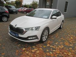 Weiß Gebraucht 2023 Skoda Octavia Style Limousine | 20.900 € (Superpreis)