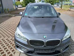 Grau Gebraucht 2017 BMW 218 Gran Tourer Luxury Line Van / Kleinbus | 9.800 € (Fairer Preis)