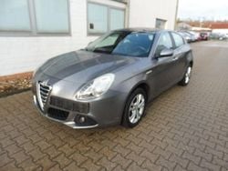 Grau Gebraucht 2011 Alfa Romeo Giulietta Super Limousine | 4.490 € (Guter Preis)
