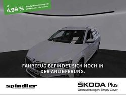 Weiß (moonweiss metallic) Gebraucht 2022 Skoda Superb Style Kombi | 26.991 € (Fairer Preis)