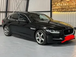 Schwarz Gebraucht 2015 Jaguar XE R-Sport Limousine | 16.000 € (Fairer Preis)