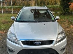 Silber Gebraucht 2010 Ford Focus Limousine | 2.250 € (Guter Preis)
