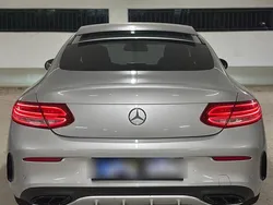 Grau Gebraucht 2016 Mercedes 220 AMG line Coupé | 18.999 €