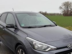 Grau Gebraucht 2018 Hyundai i20 Active Kleinwagen | 6.600 € (Fairer Preis)