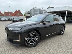 Grau Gebraucht 2022 BMW iX SUV | 45.890 € (Fairer Preis)