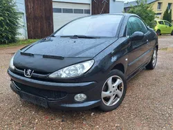 Schwarz Gebraucht 2002 Peugeot 206 CC Cabrio | 2.999 € (Teuer)