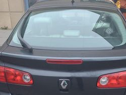 Grau Gebraucht 2006 Renault Laguna II Initiale Limousine | 2.700 € (Etwas zu teuer)