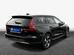 Gebraucht 2024 Volvo V60 CC Kombi | 55.900 €