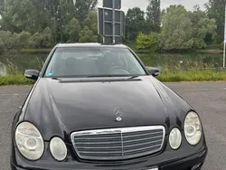Schwarz Gebraucht 2002 Mercedes E220 Limousine | 2.800 €