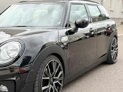 Schwarz Gebraucht 2018 Mini Clubman Kombi | 18.000 €