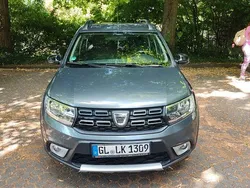 Grau Gebraucht 2018 Dacia Sandero Stepway Kleinwagen | 6.700 € (Guter Preis)
