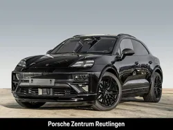 Tiefschwarzmetallic Gebraucht 2025 Porsche Macan Turbo SUV | 133.700 € (Etwas zu teuer)