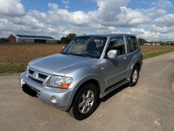 Silber Gebraucht 2006 Mitsubishi Pajero SUV | 11.900 €