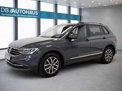 Grau Gebraucht 2023 VW Tiguan Life SUV | 27.650 € (Fairer Preis)