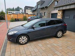 Blau Gebraucht 2011 Ford Focus Kombi | 3.000 € (Fairer Preis)