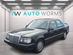 Grau Gebraucht 1990 Mercedes E300 Sportline Limousine | 5.999 €