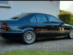 BMW 528