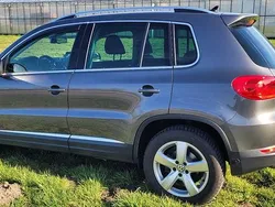 Grau Gebraucht 2015 VW Tiguan SUV | 17.250 € (Fairer Preis)
