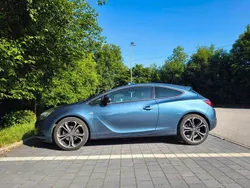Blau Gebraucht 2012 Opel Astra GTC Limousine | 5.888 € (Fairer Preis)