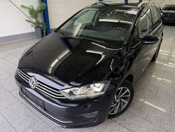 Schwarz Gebraucht 2017 VW Golf Sportsvan Sound Van / Kleinbus | 13.980 € (Fairer Preis)